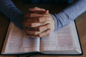 pray